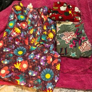 Lot of lularoe 1 pair of leggings OS, 1 shrug sz3 & 1 off brand not LLR size S